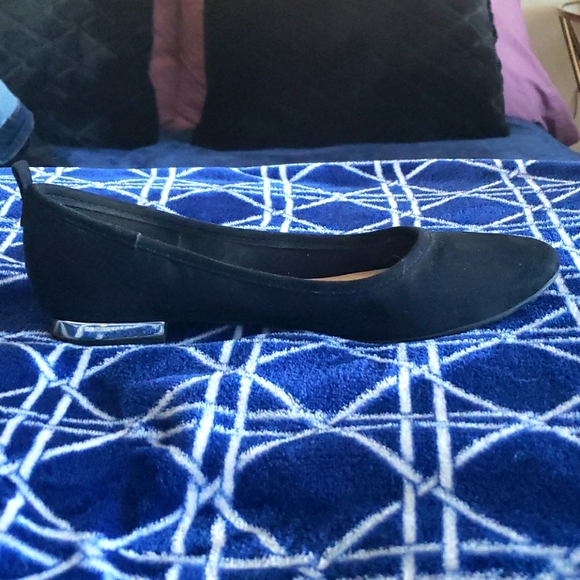 Flats - Picture 2 of 3